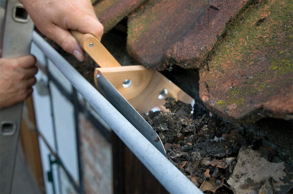 Eavestrough Cleaning Shovel | prettycleanshop