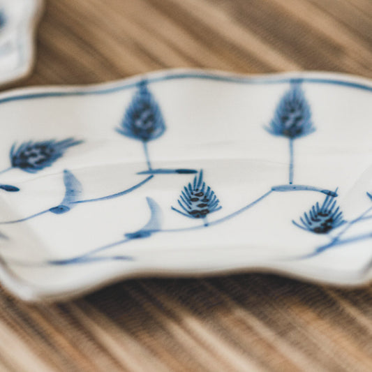 Kutani Ware Japanese Porcelain Pickle Dish