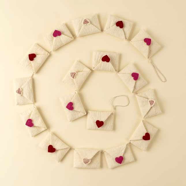 Felt Garland | prettycleanshop