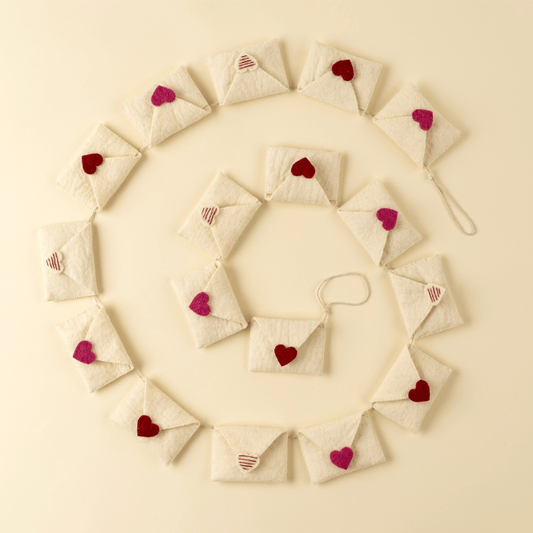 Felt Garland | prettycleanshop.myshopify.com