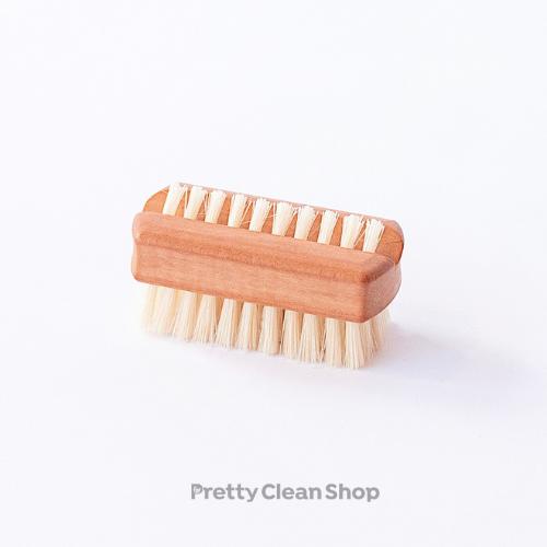 Travel Nail Brush | prettycleanshop