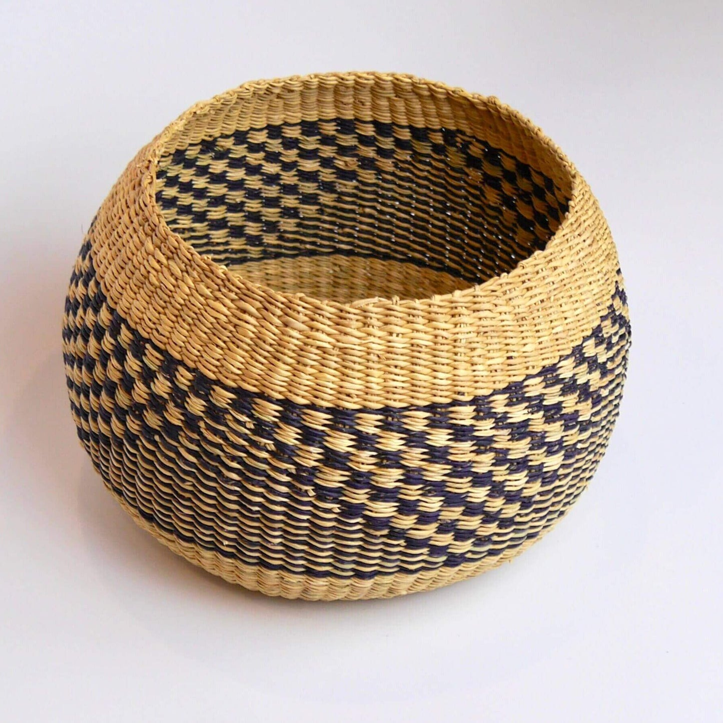 African Plant Pot Basket - Round Living Mamaa Trade Diamond Wide - Large Prettycleanshop