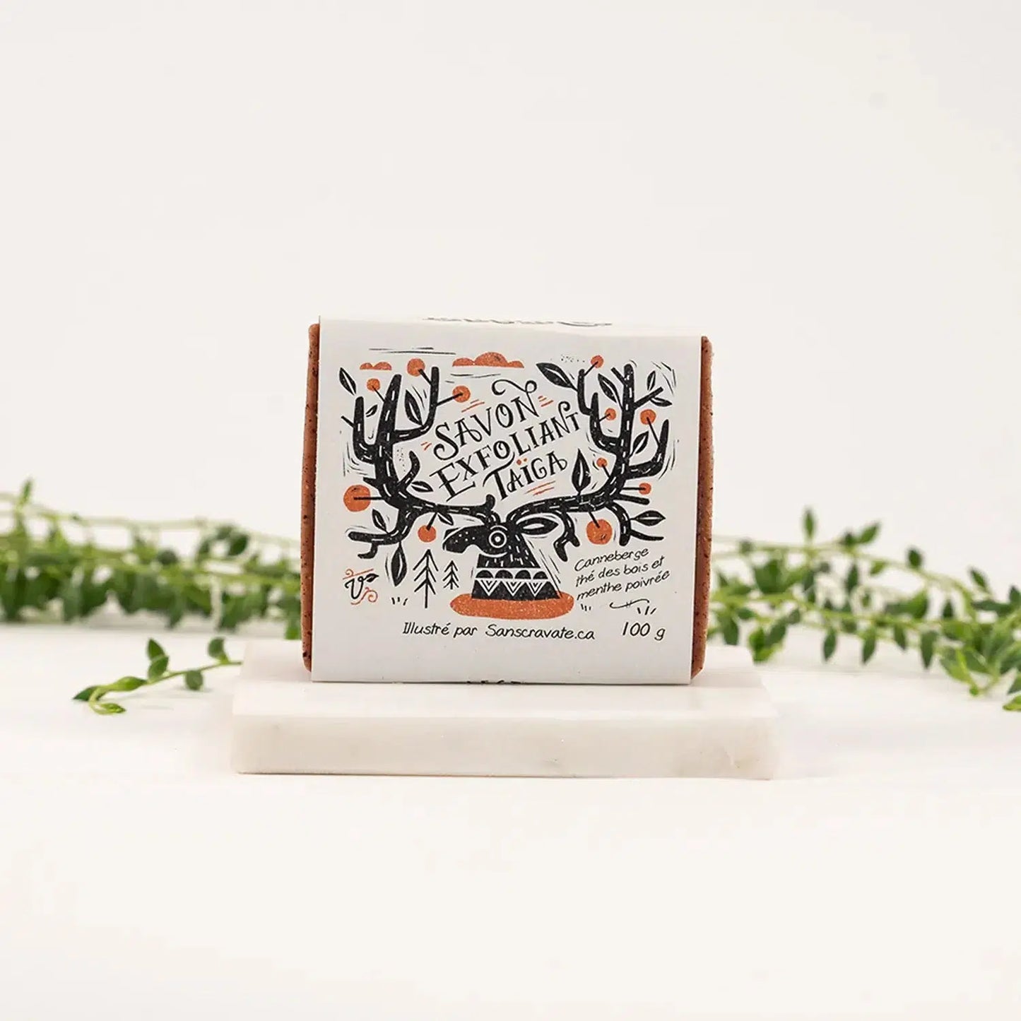 TAÏGA exfoliating soap (Cranberry) - Vegan - Les Trappeuses Bath and Body Savonnerie des Diligences Prettycleanshop