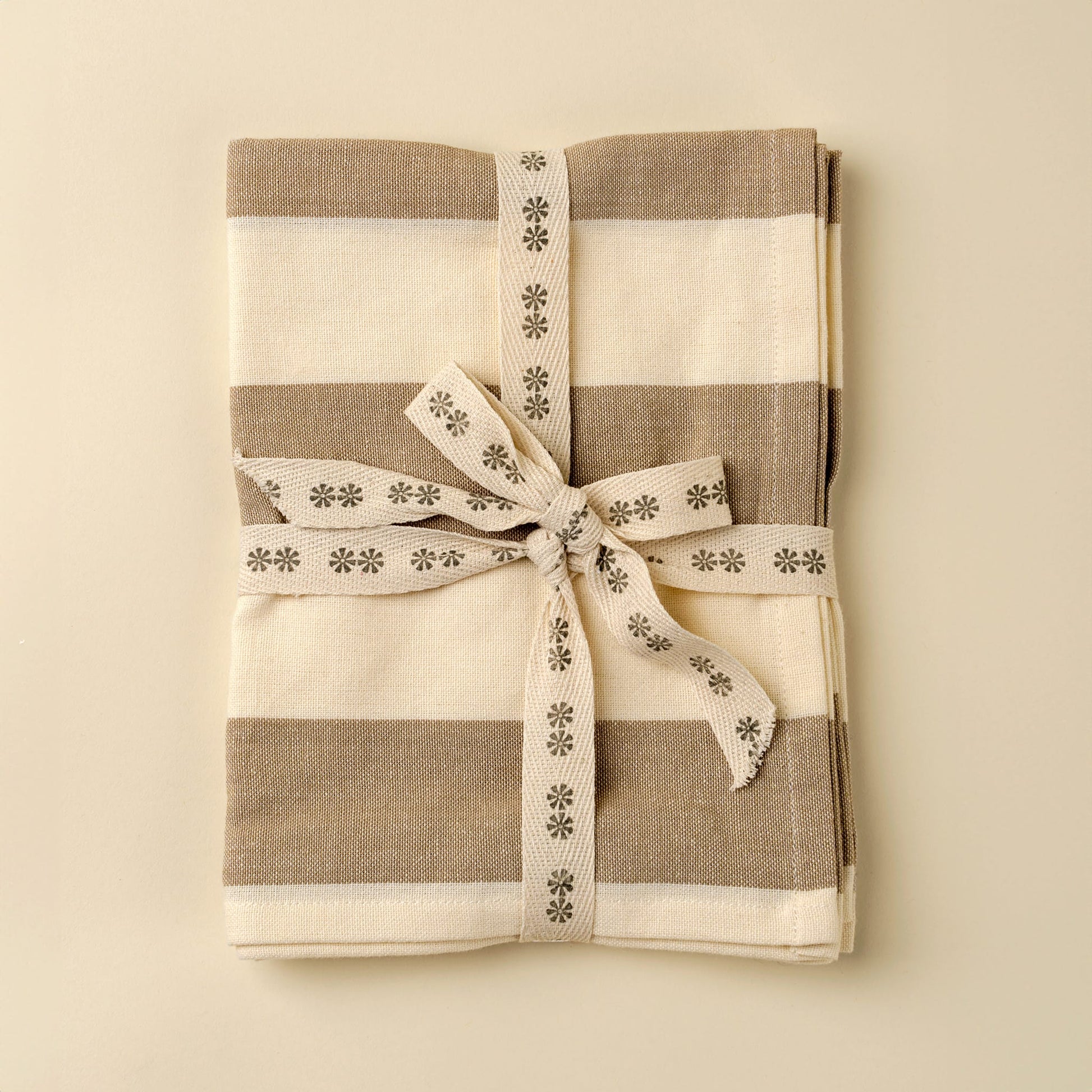 Hampton Stripe Tea Towels - Set of 2 | prettycleanshop