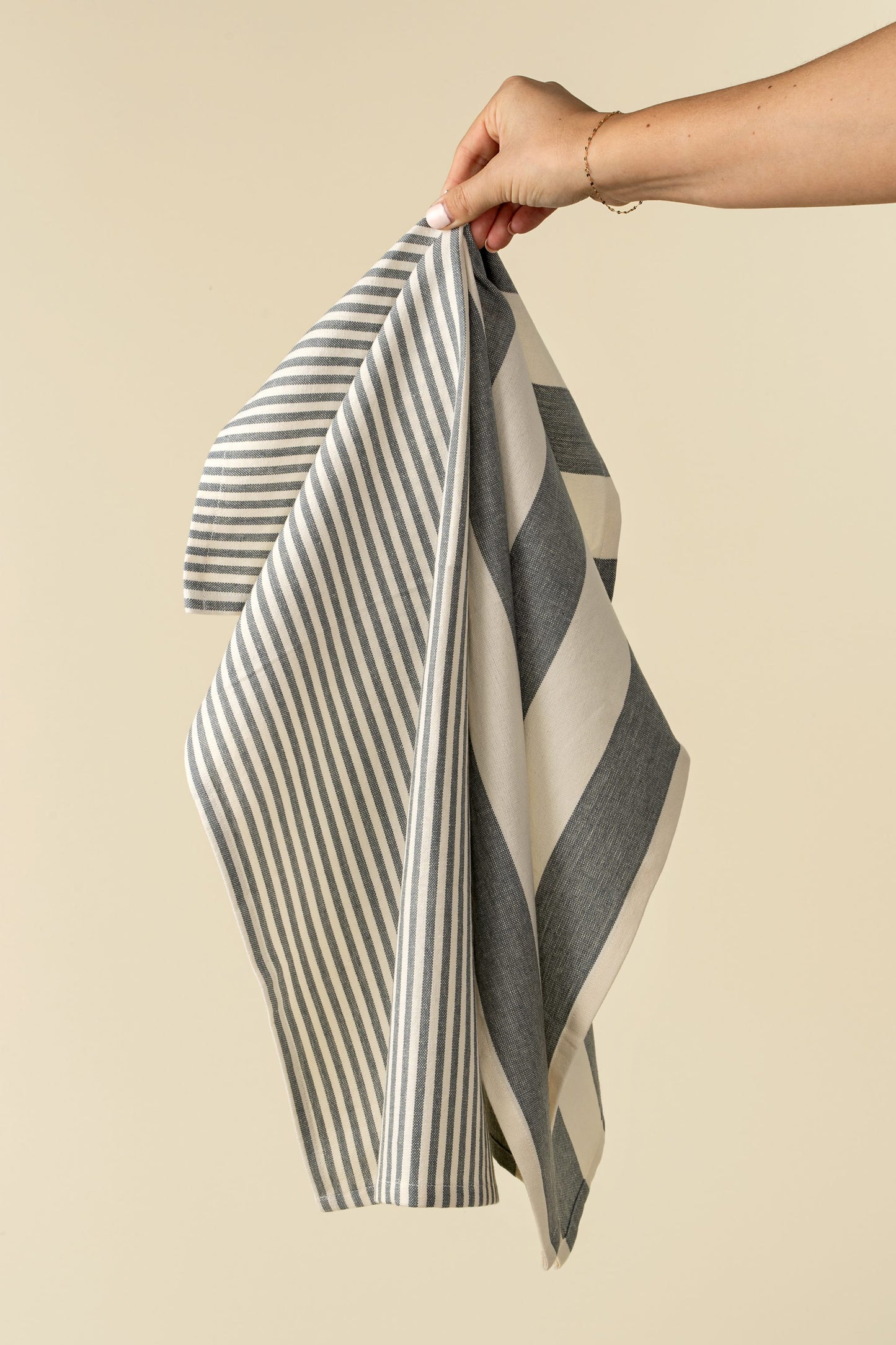 Hampton Stripe Tea Towels - Set of 2 | prettycleanshop