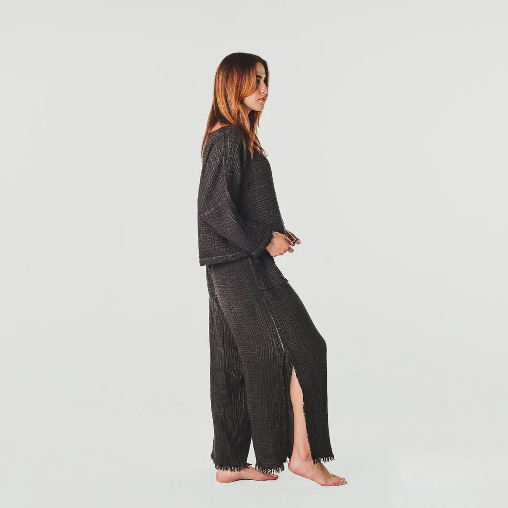 Crinkle Long-Sleeve Boat Top - One Size in Black by Pokoloko