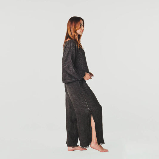 Crinkle Long-Sleeve Boat Top - One Size in Black by Pokoloko