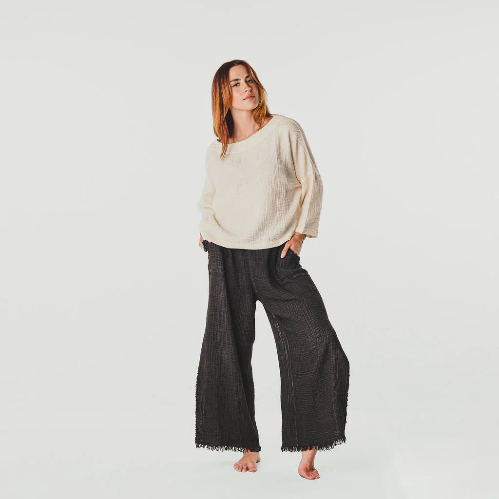 Crinkle Long-Sleeve Boat Top - One Size in Black by Pokoloko