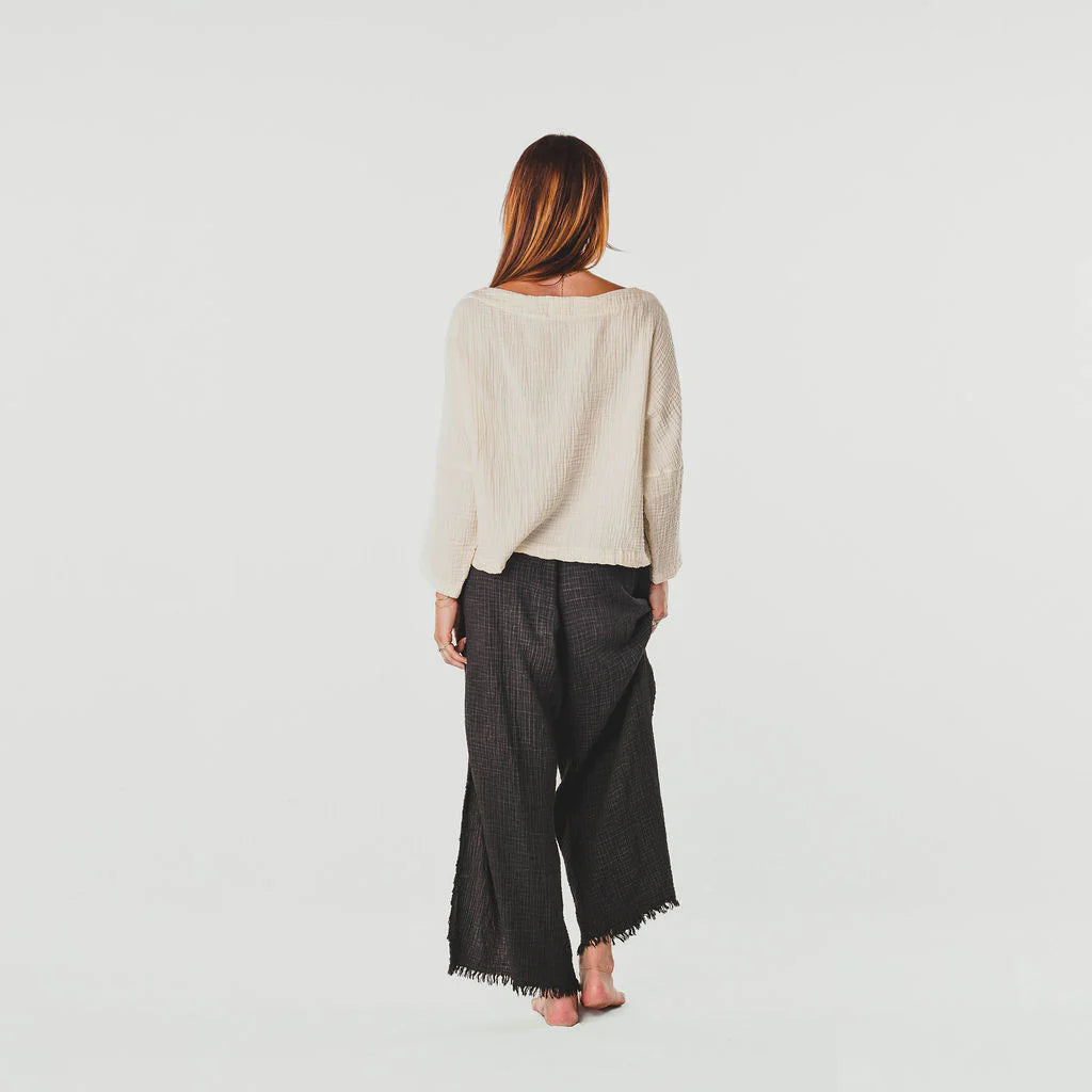 Crinkle Long-Sleeve Boat Top - One Size in Black by Pokoloko