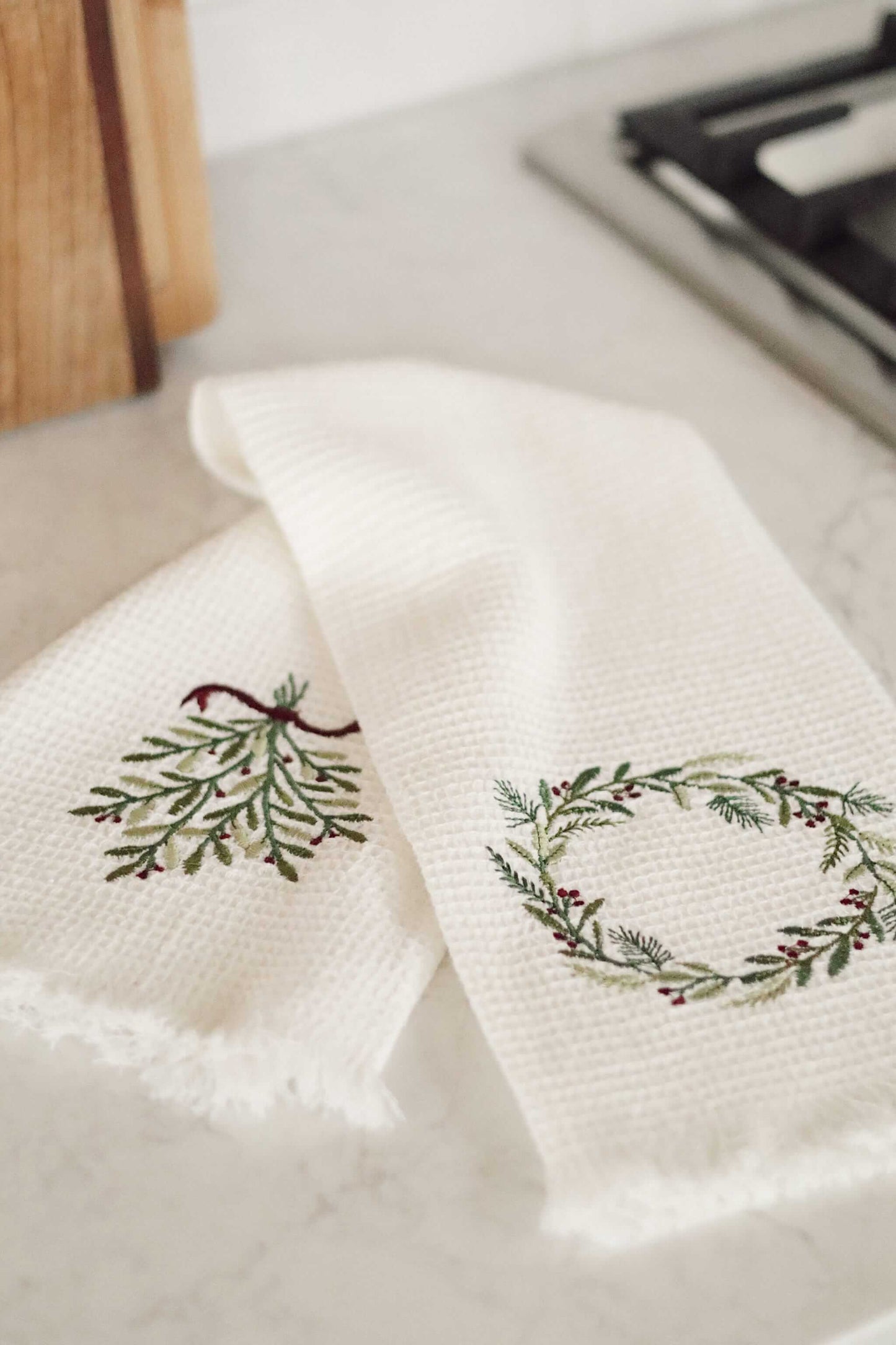 Embroidered Wreath/Mistletoe Waffle Hand Towel - Set of 2-Pretty Clean Shop