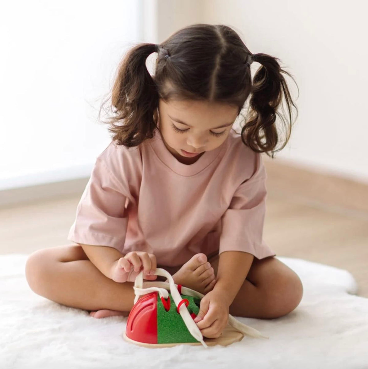 Tie-up Shoe
