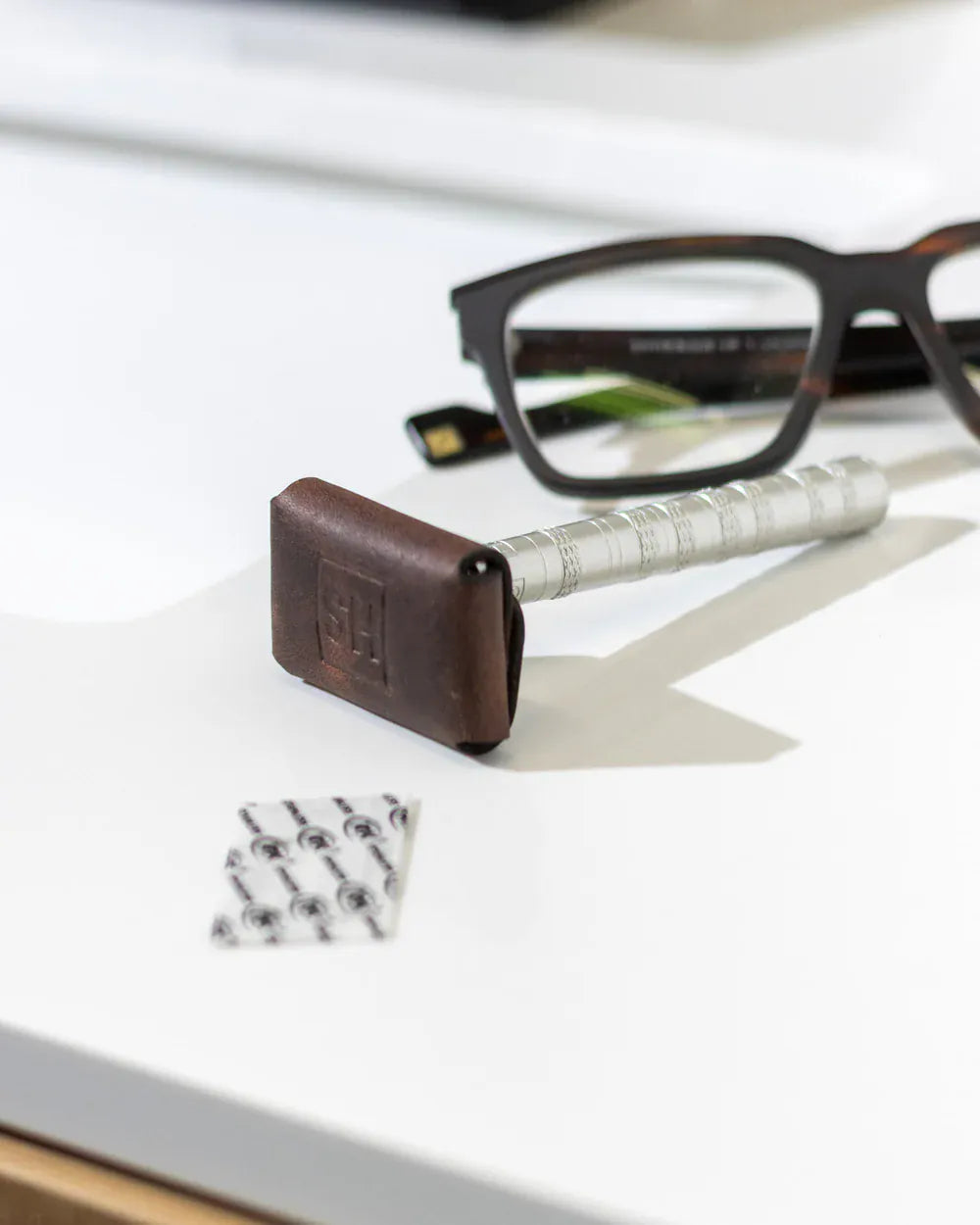 The Henson Razor Head Cover | prettycleanshop